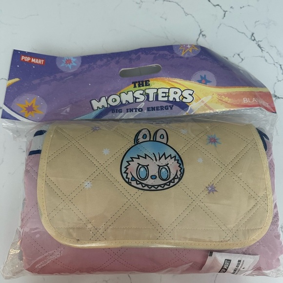 Labubu Blanket limited edition folded NWT - Picture 3 of 6